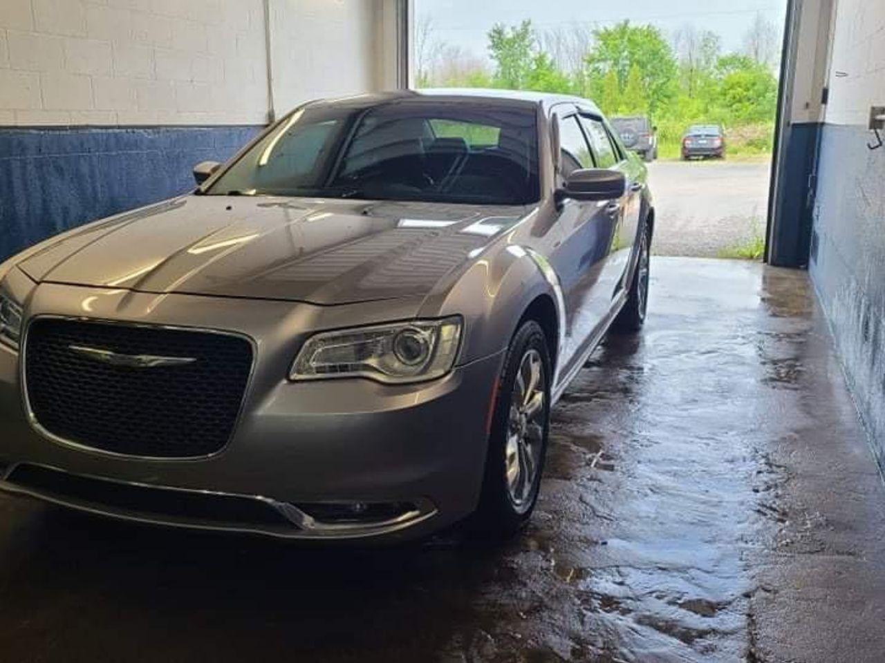 2017 Chrysler 300 Limited-2
