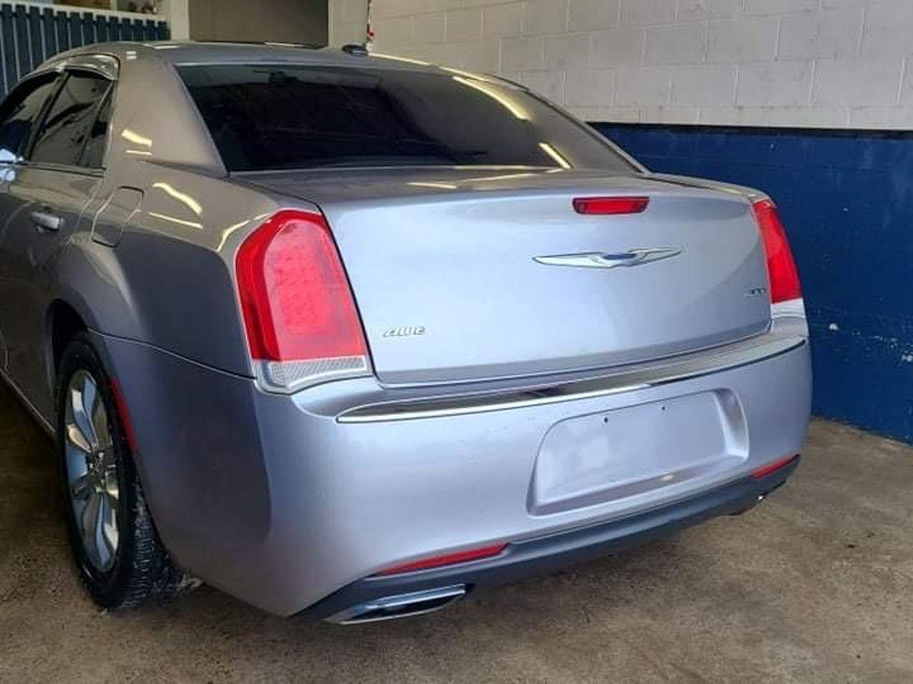2017 Chrysler 300 Limited-3