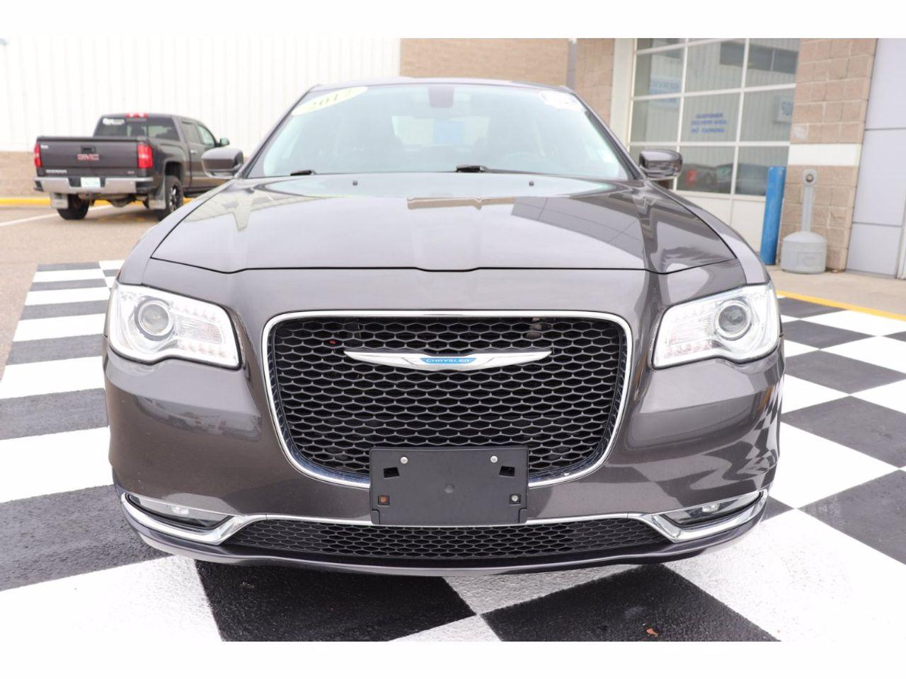 2017 Chrysler 300 Limited-1