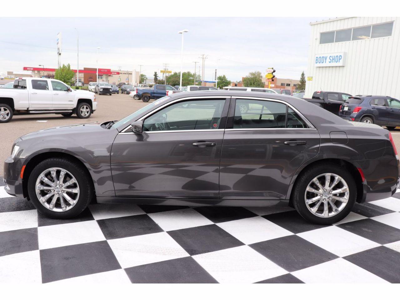 2017 Chrysler 300 Limited-3