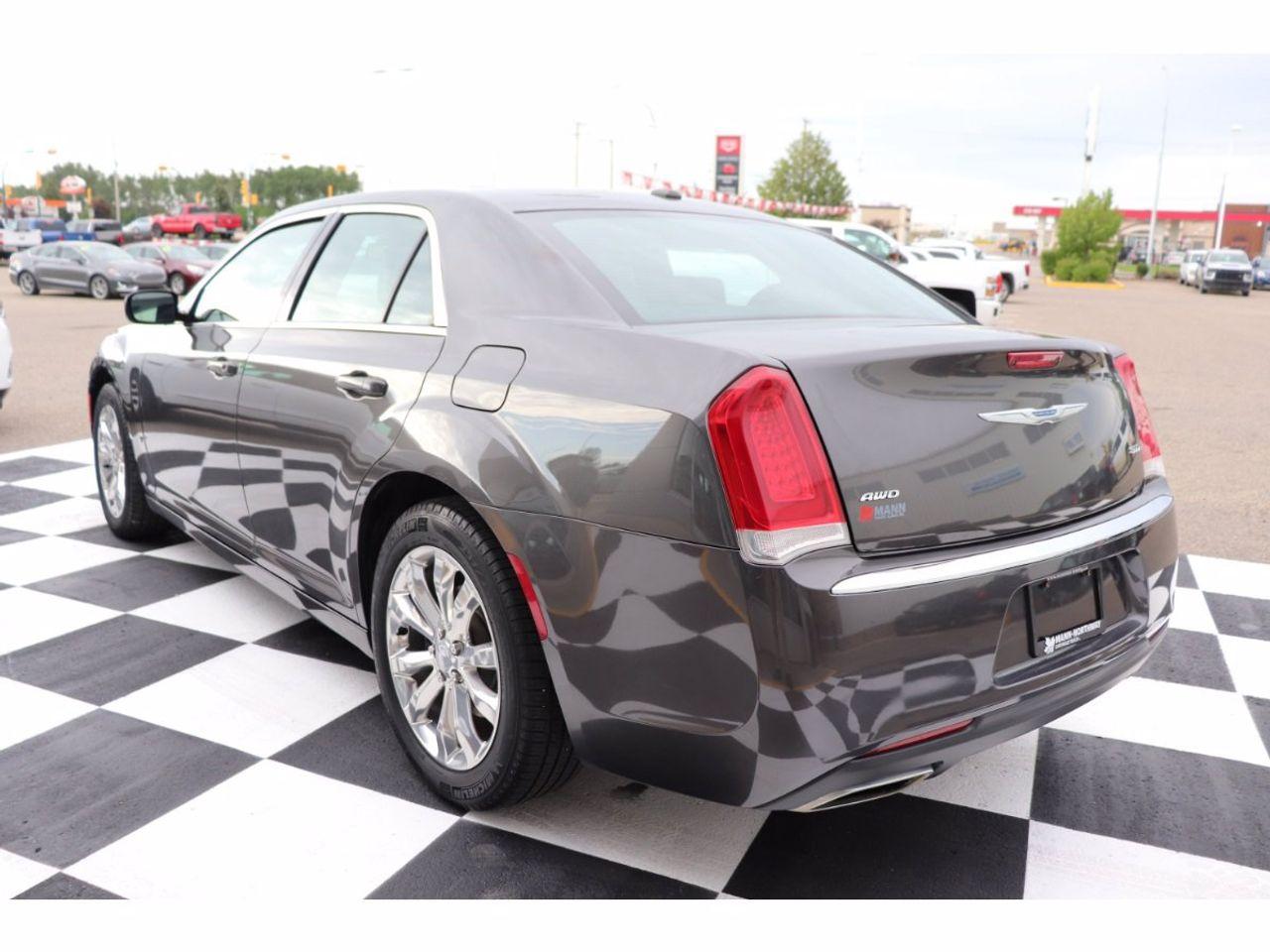 2017 Chrysler 300 Limited-4