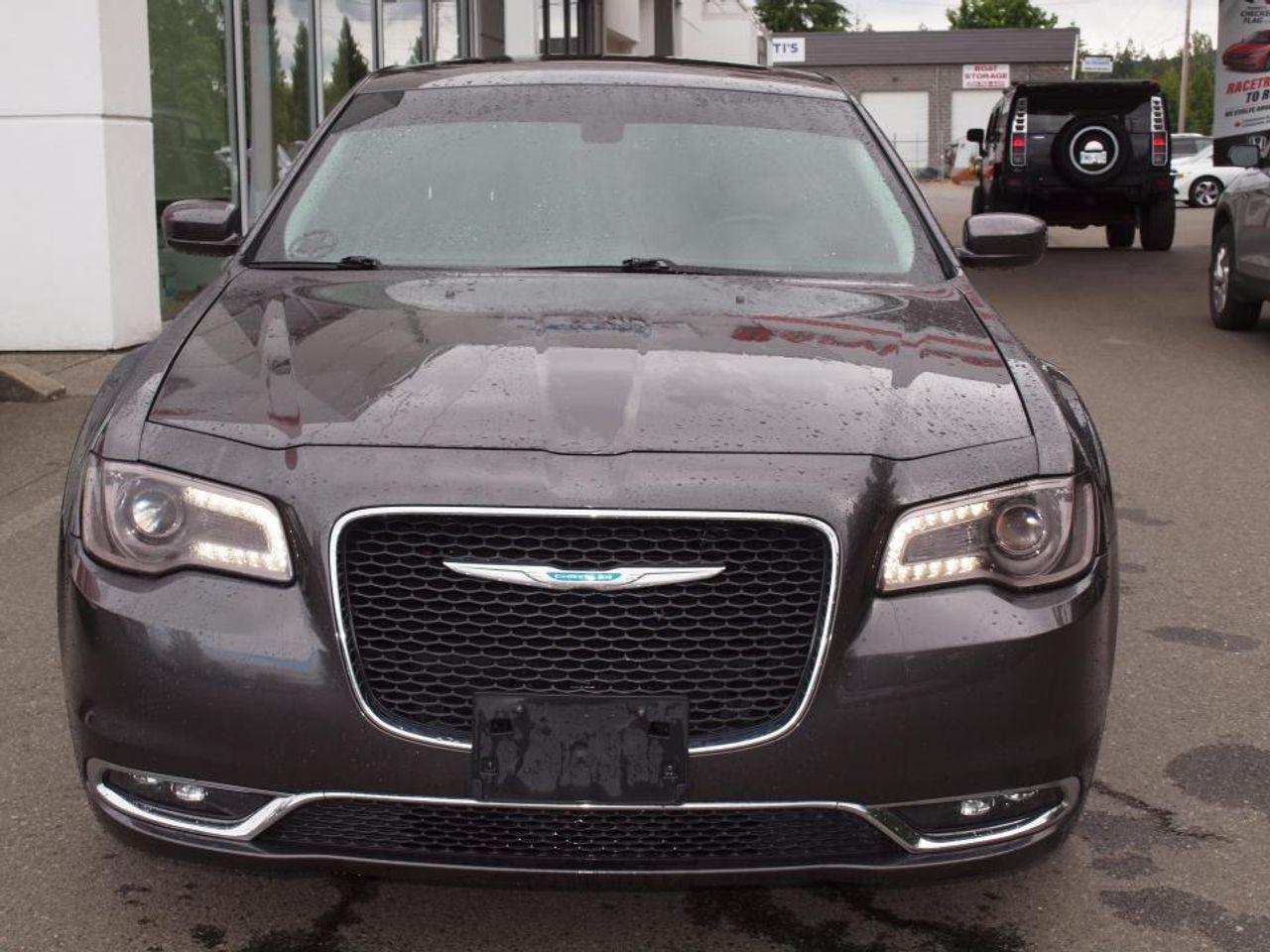 2017 Chrysler 300 Limited-2