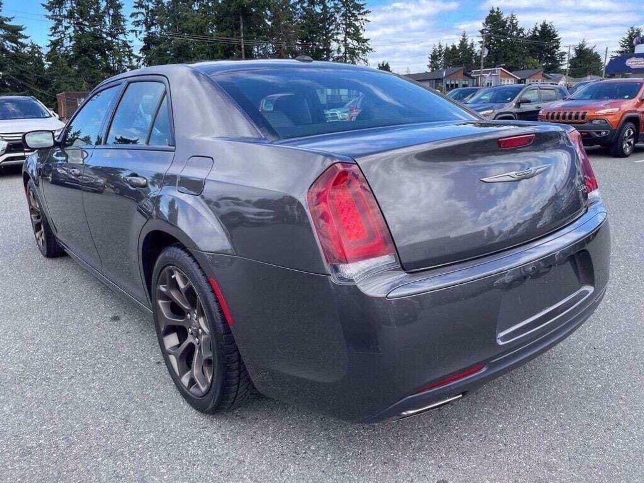 2017 Chrysler 300 S-2