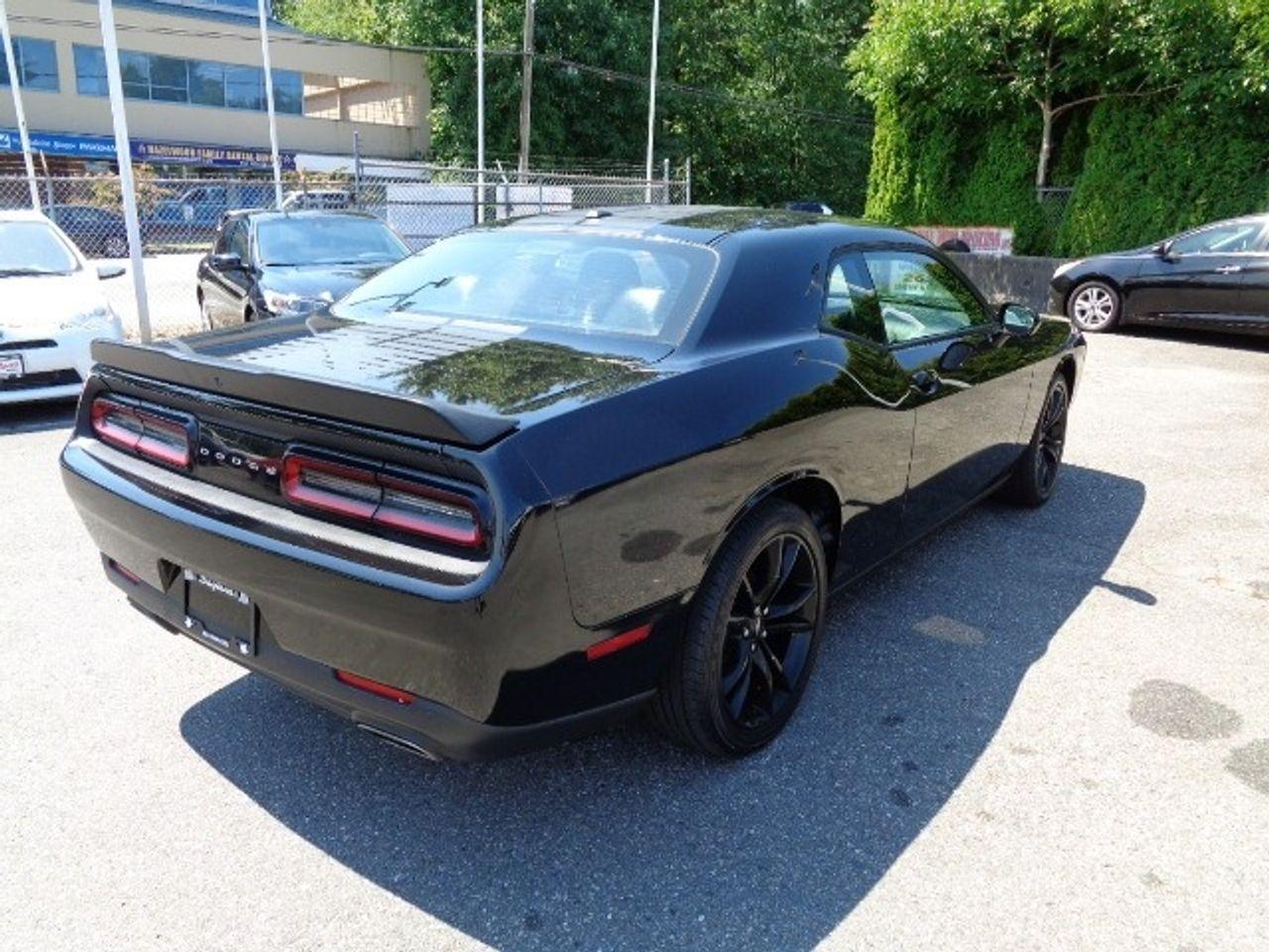 2017 Dodge Challenger SXT-4