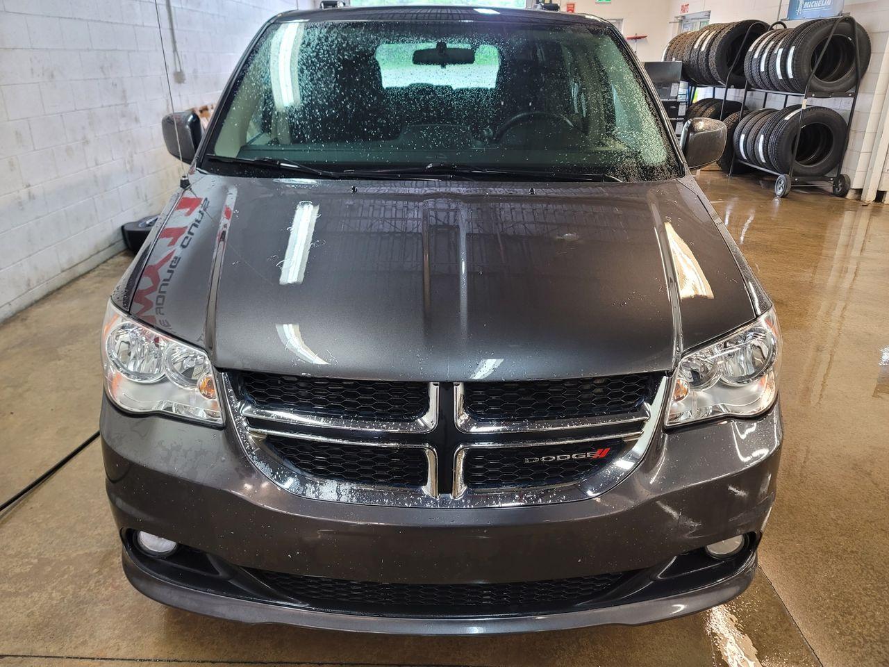 2017 Dodge Grand Caravan Crew-1