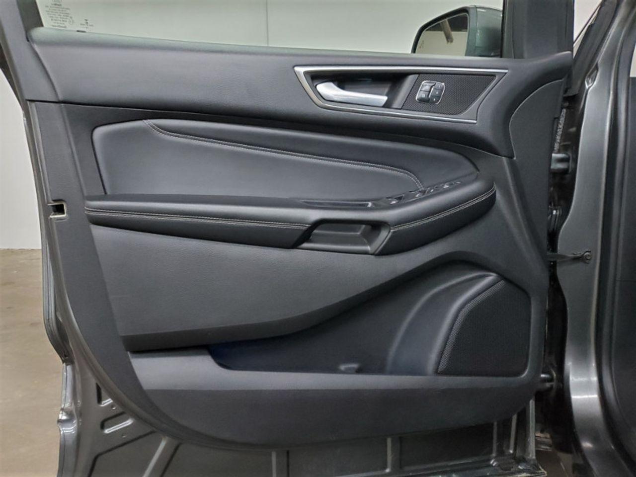 2017 Ford Edge Titanium-3