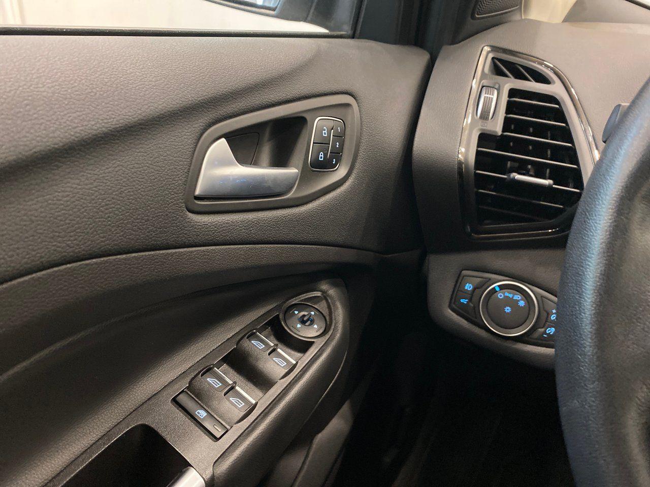 2017 Ford Escape Titanium-3