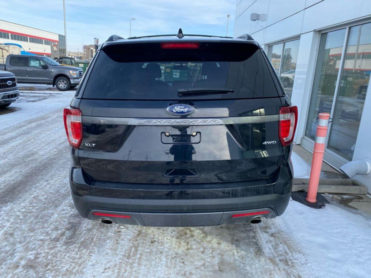 2017 Ford Explorer -4