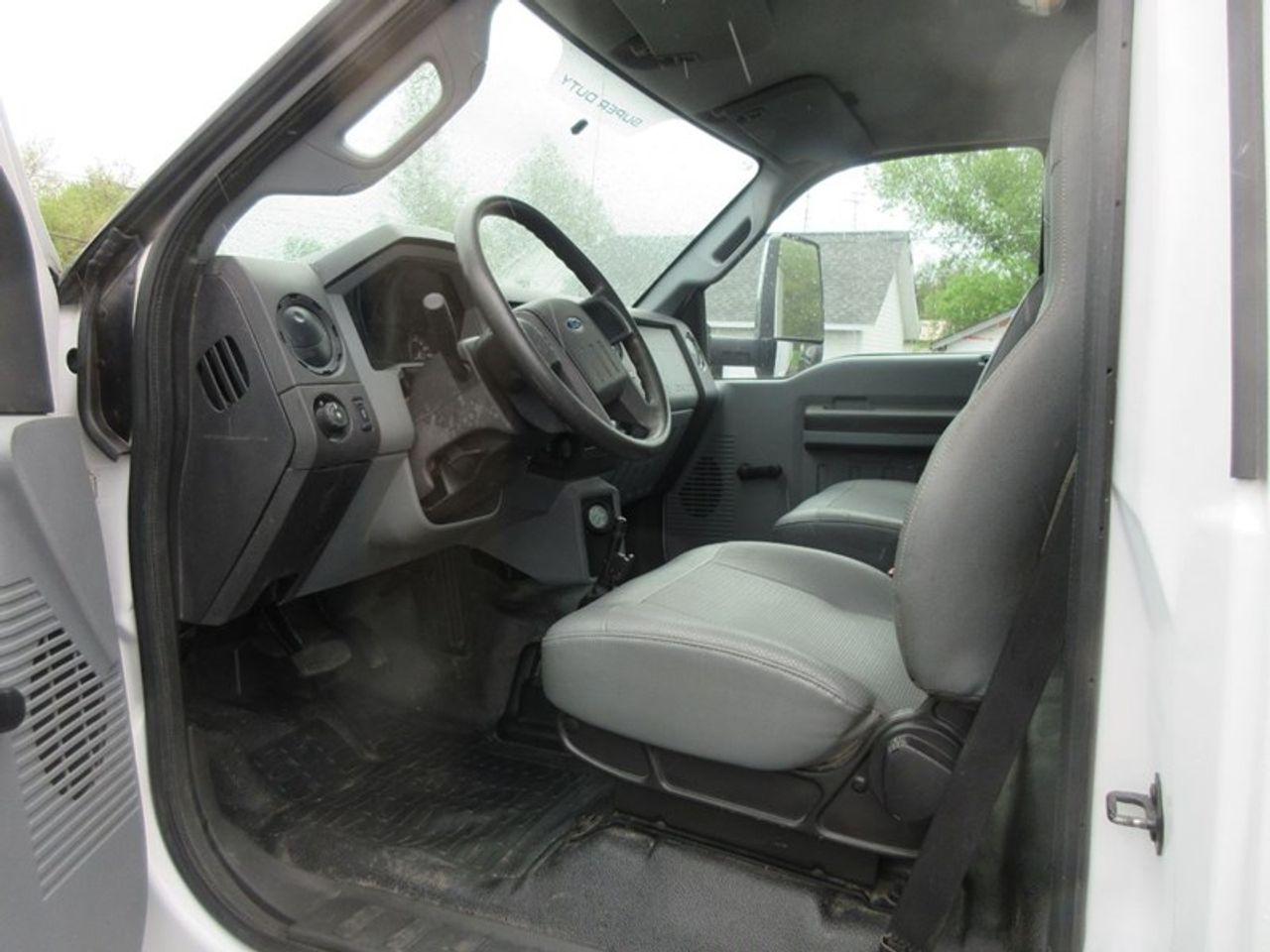 2017 Ford F-750 -4