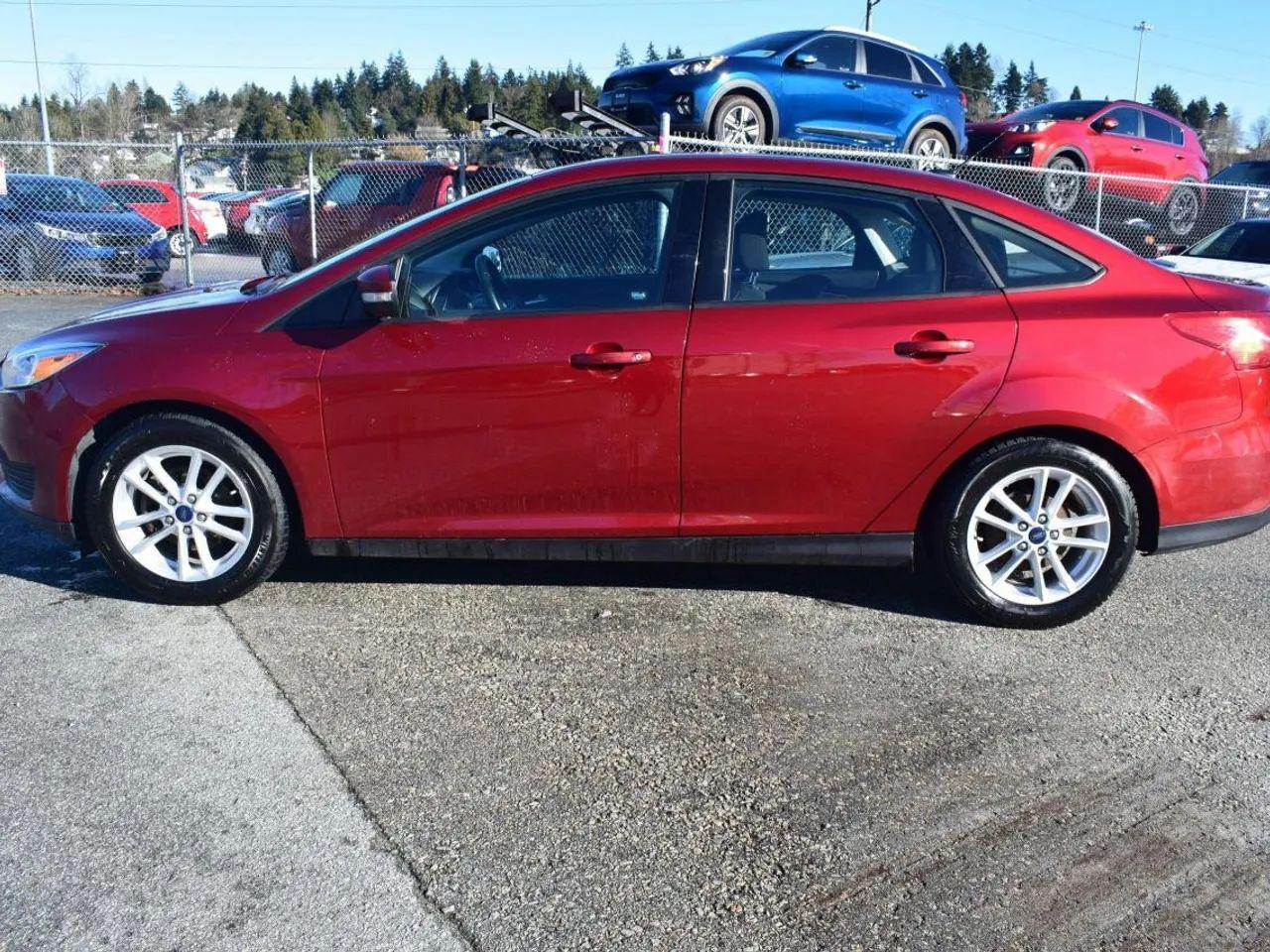 2017 Ford Focus SE-3