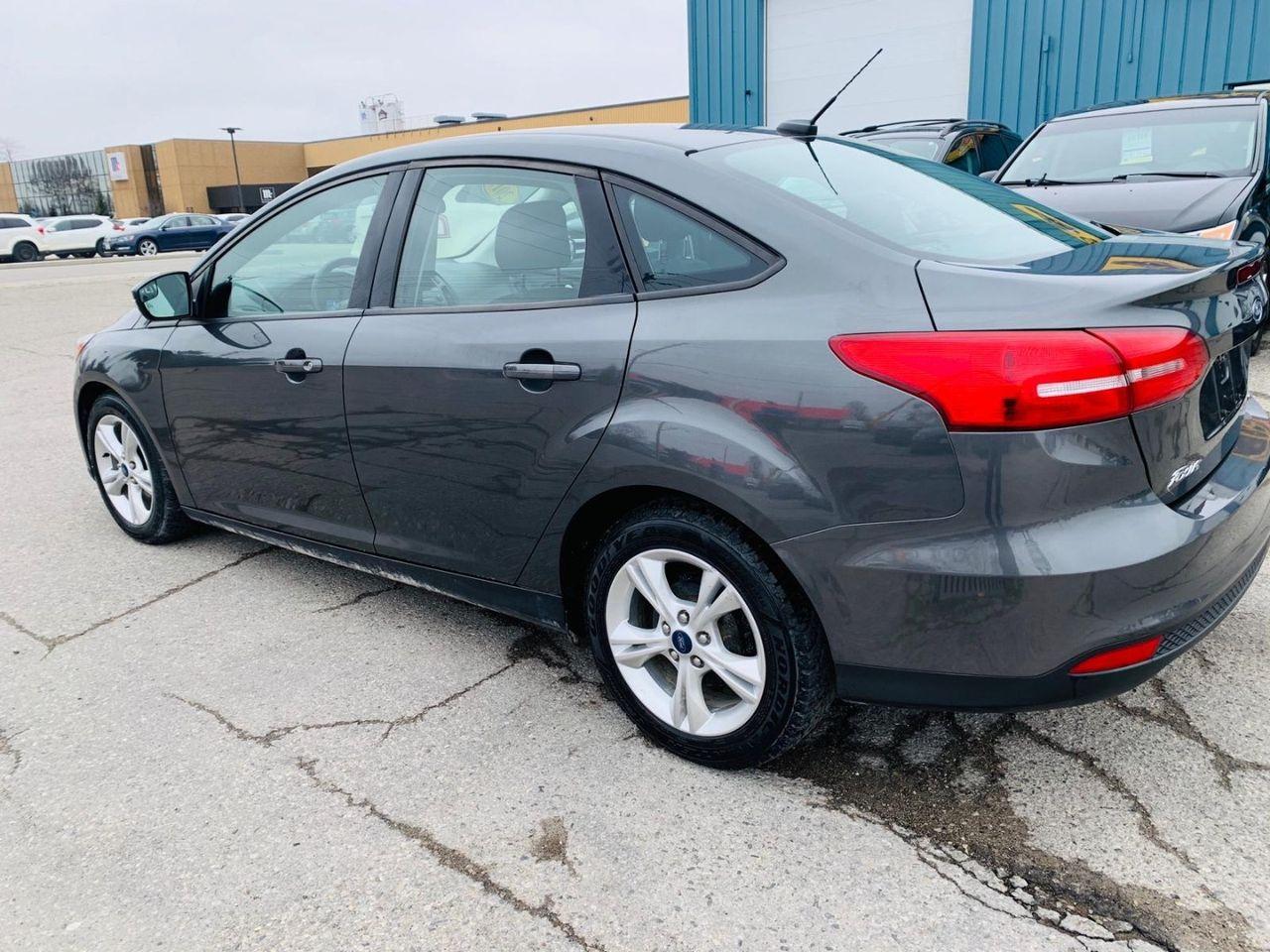 2017 Ford Focus SE-3