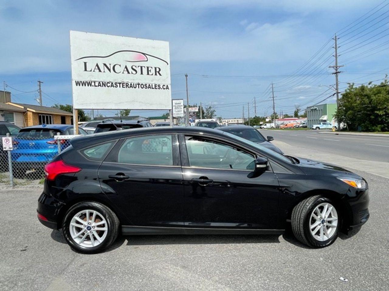 2017 Ford Focus SE-2
