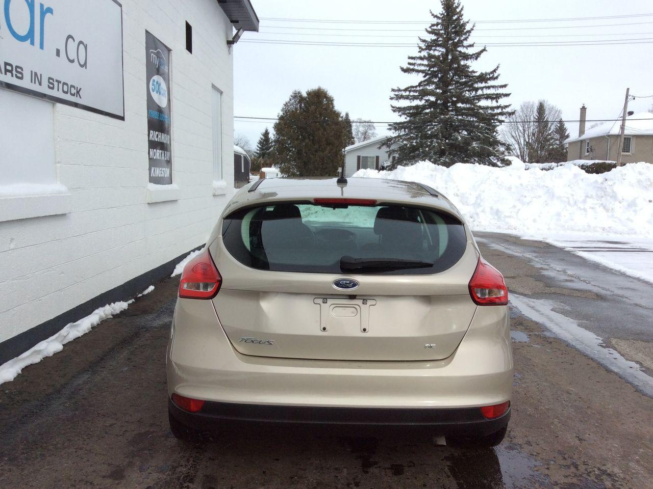 2017 Ford Focus SE-3
