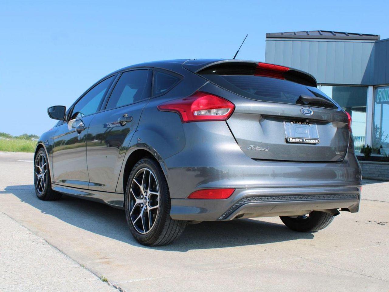 2017 Ford Focus SE-2