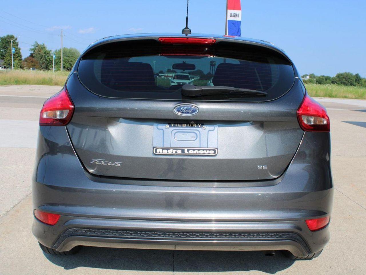 2017 Ford Focus SE-3