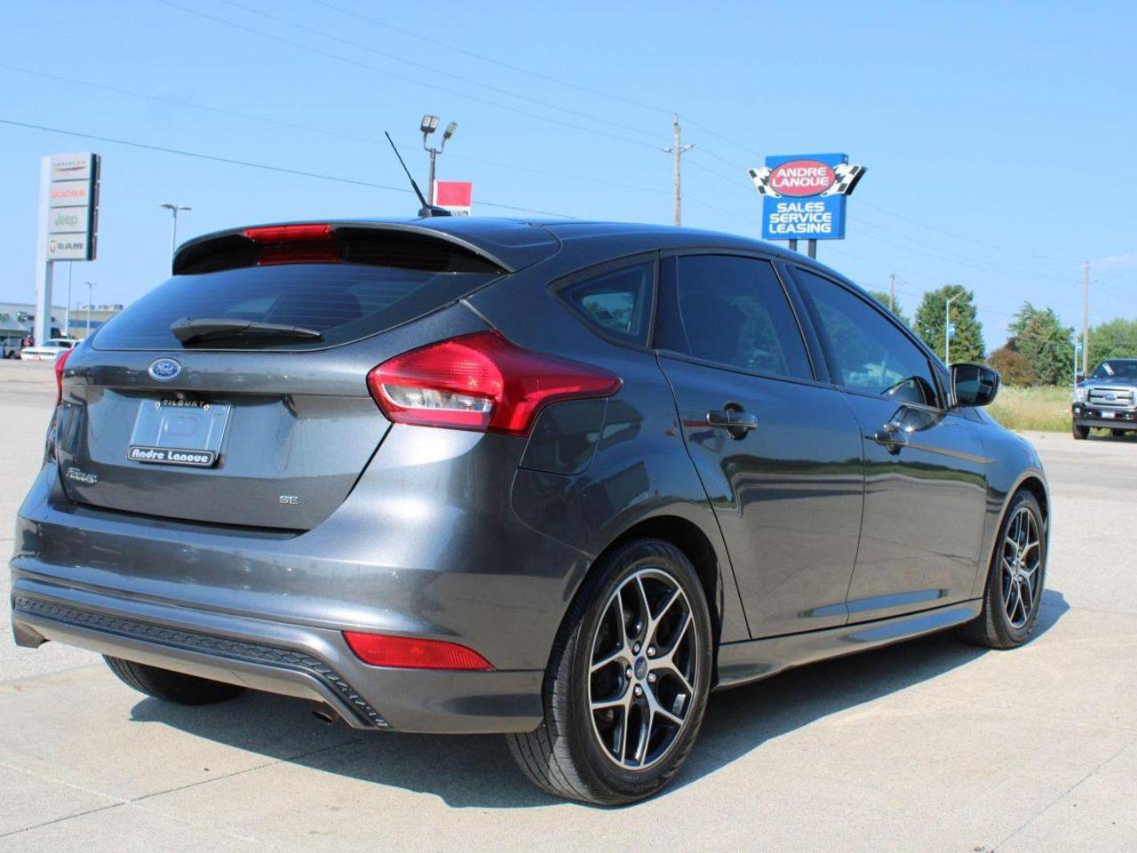 2017 Ford Focus SE-4
