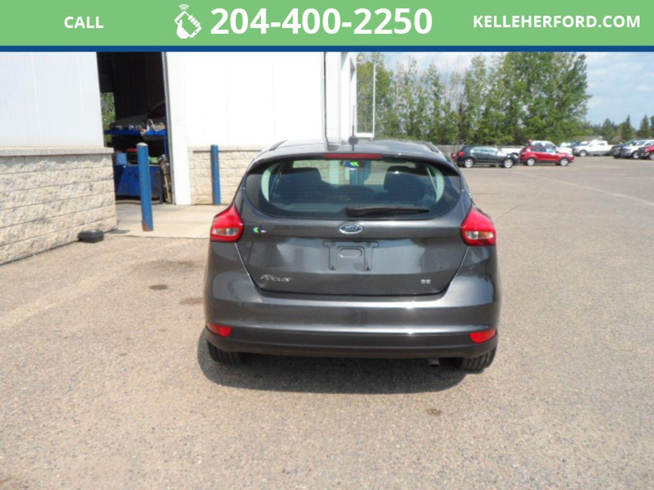 2017 Ford Focus SE-4