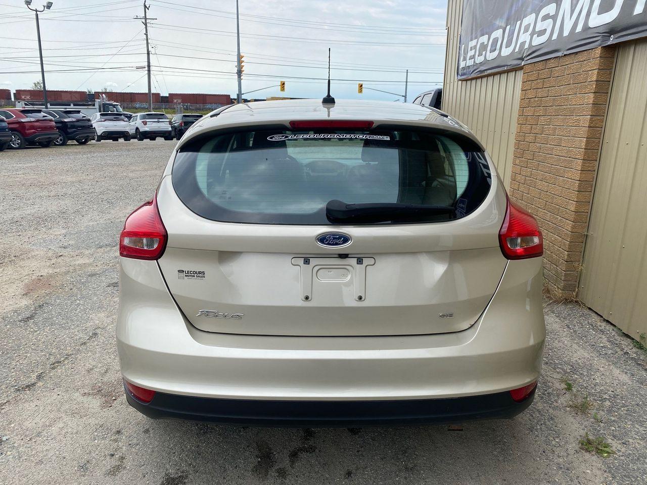 2017 Ford Focus SE-3