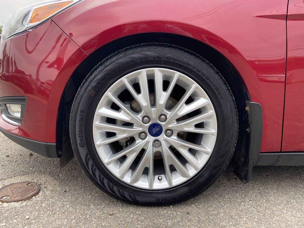 2017 Ford Focus Titanium-4