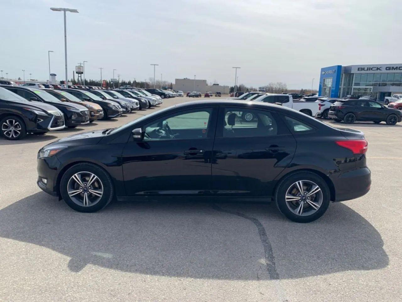 2017 Ford Focus SE-2