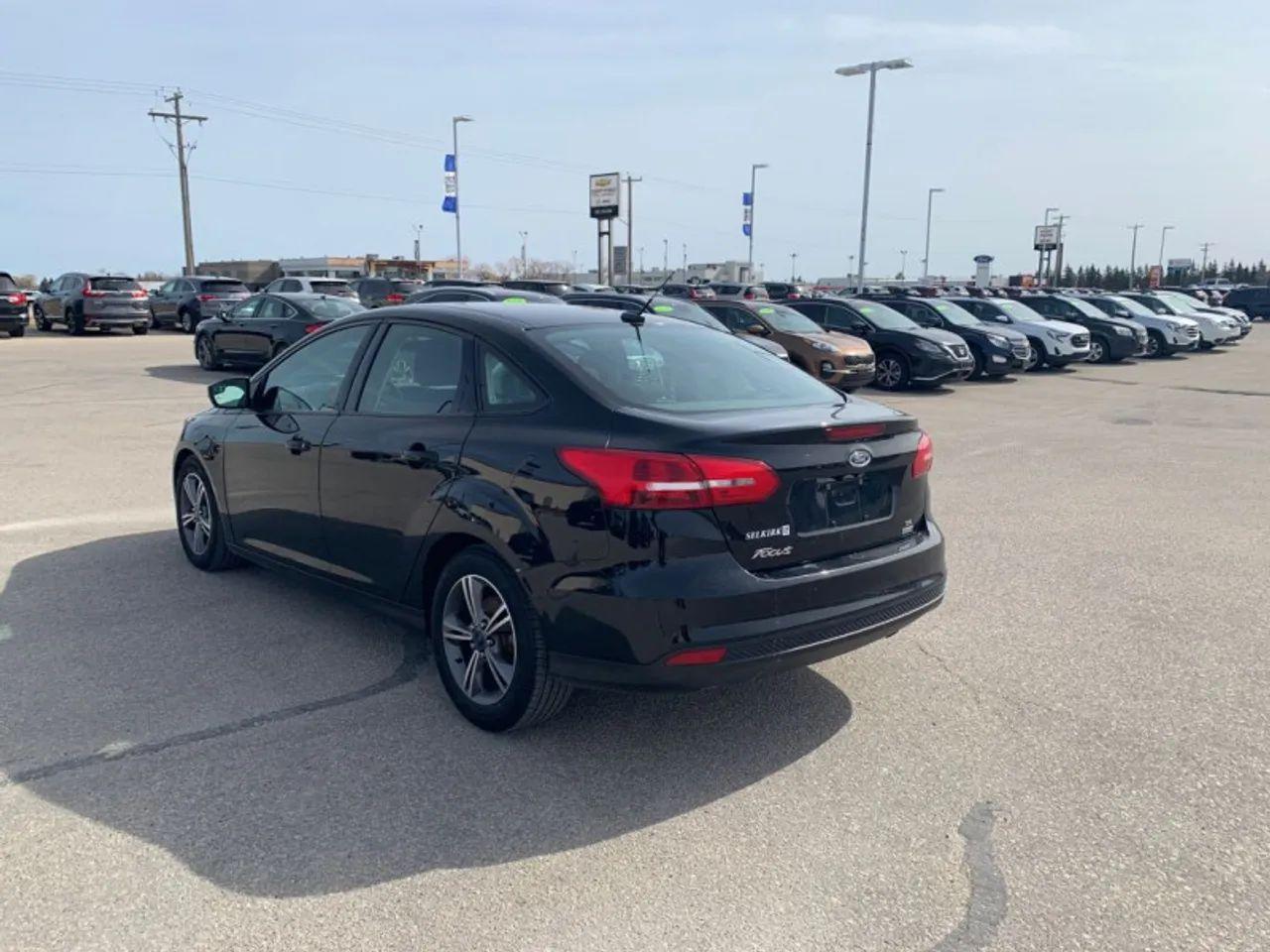 2017 Ford Focus SE-3