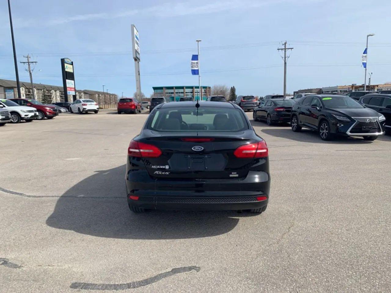 2017 Ford Focus SE-4
