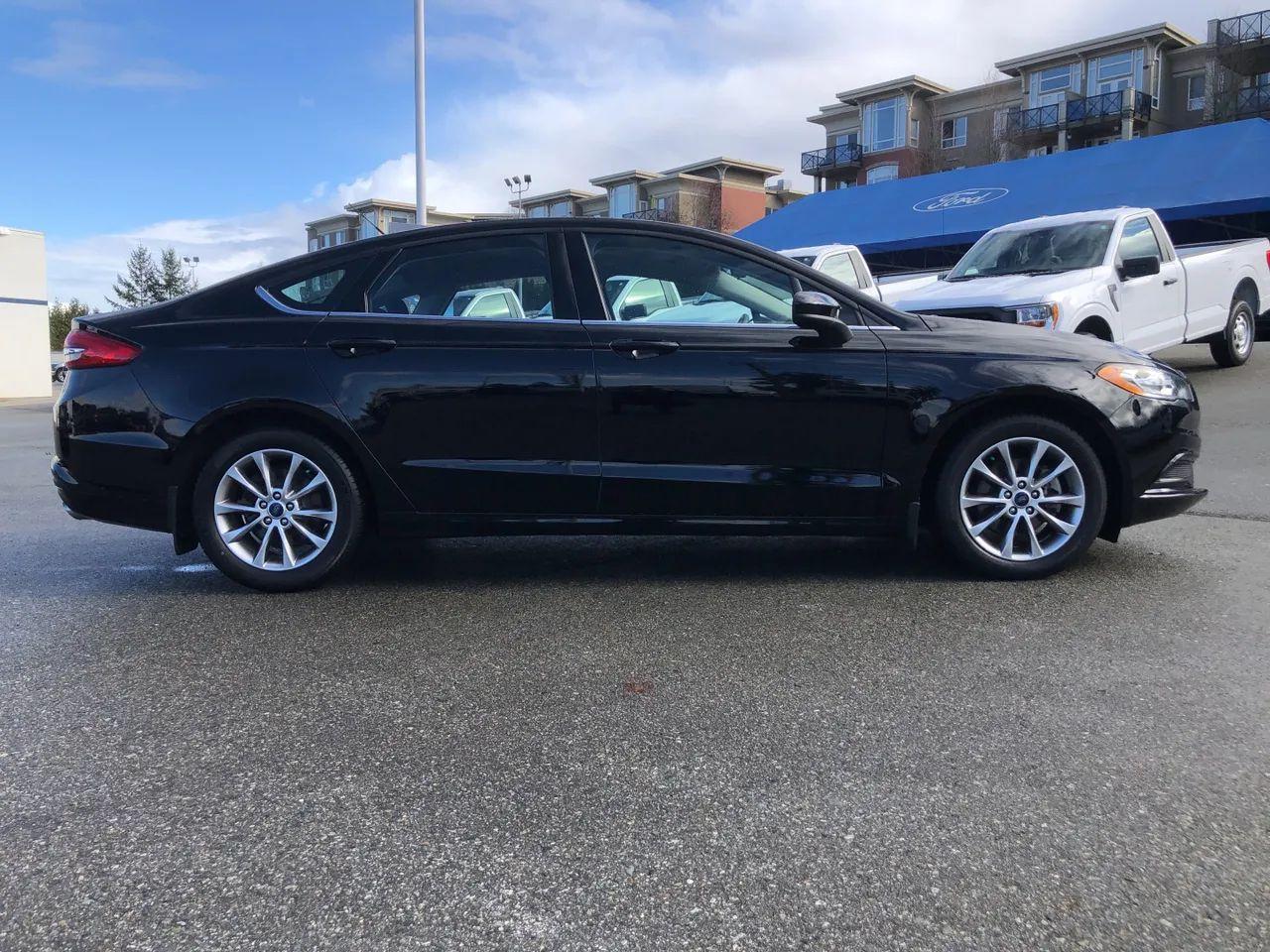 2017 Ford Fusion SE-4