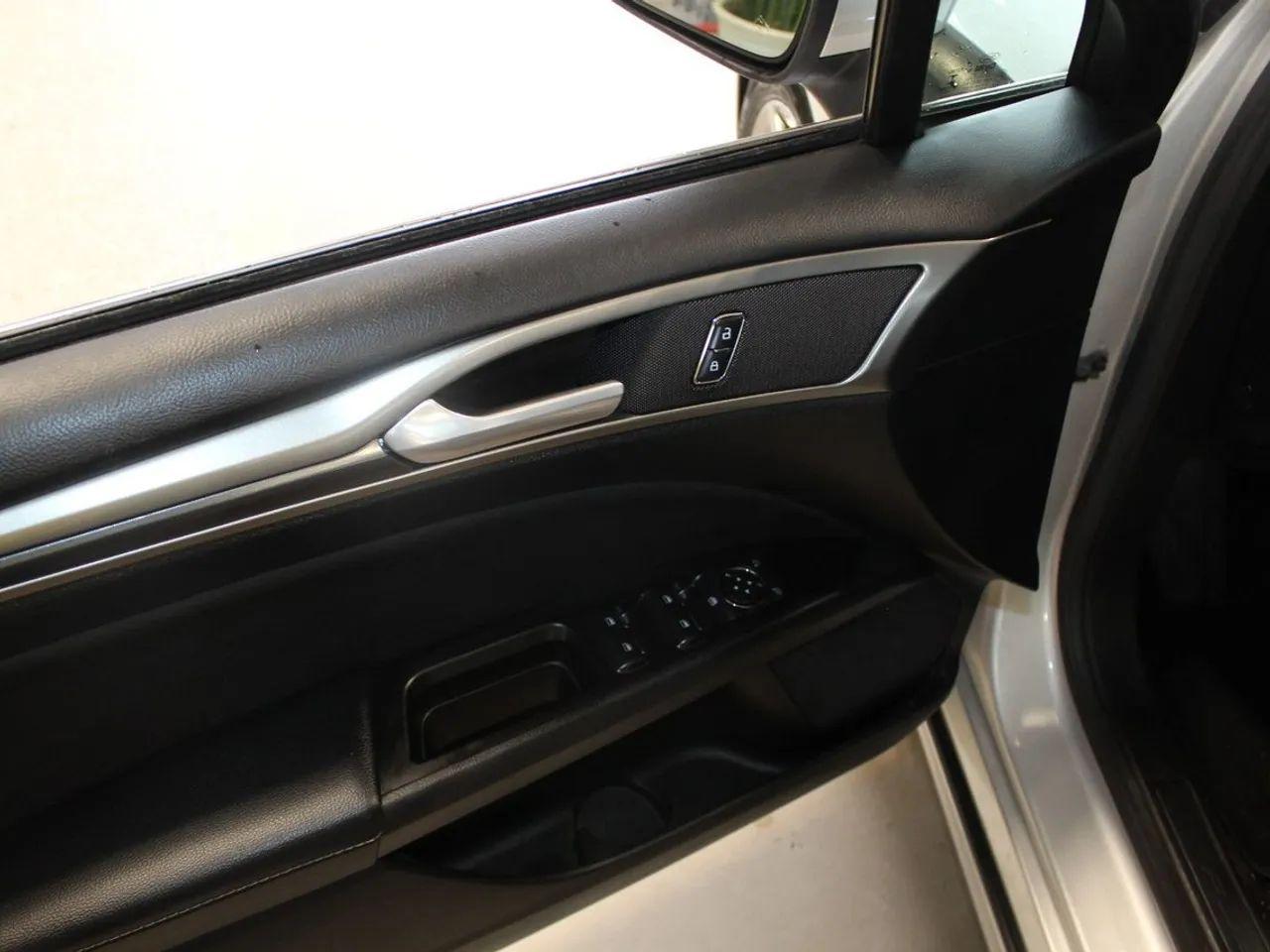 2017 Ford Fusion SE-2