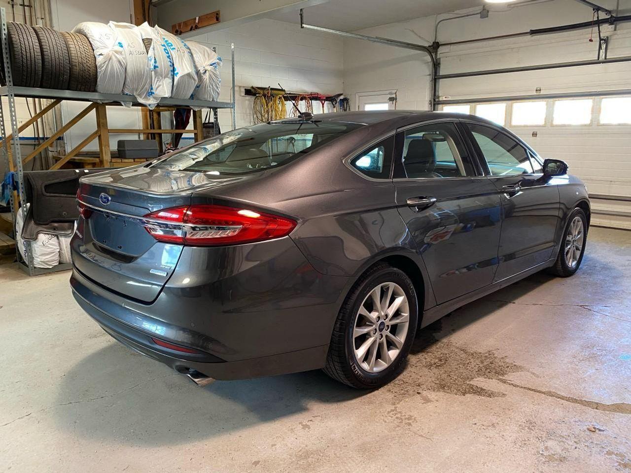 2017 Ford Fusion SE-2