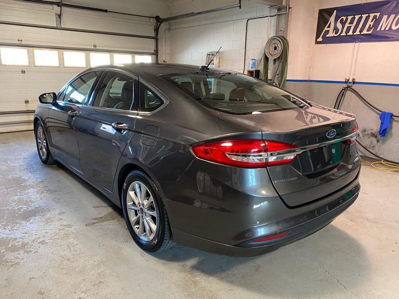 2017 Ford Fusion SE-3