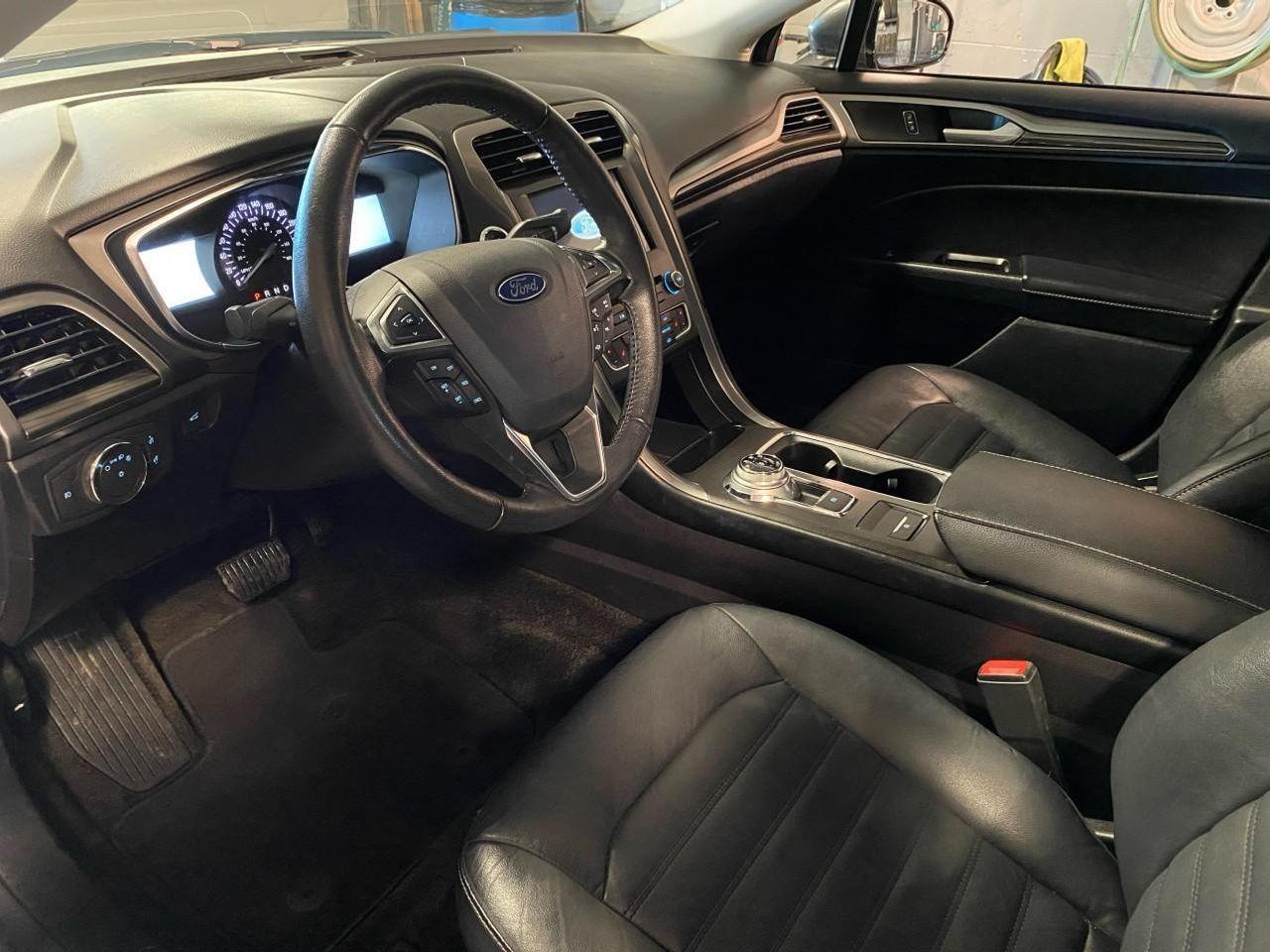 2017 Ford Fusion SE-4