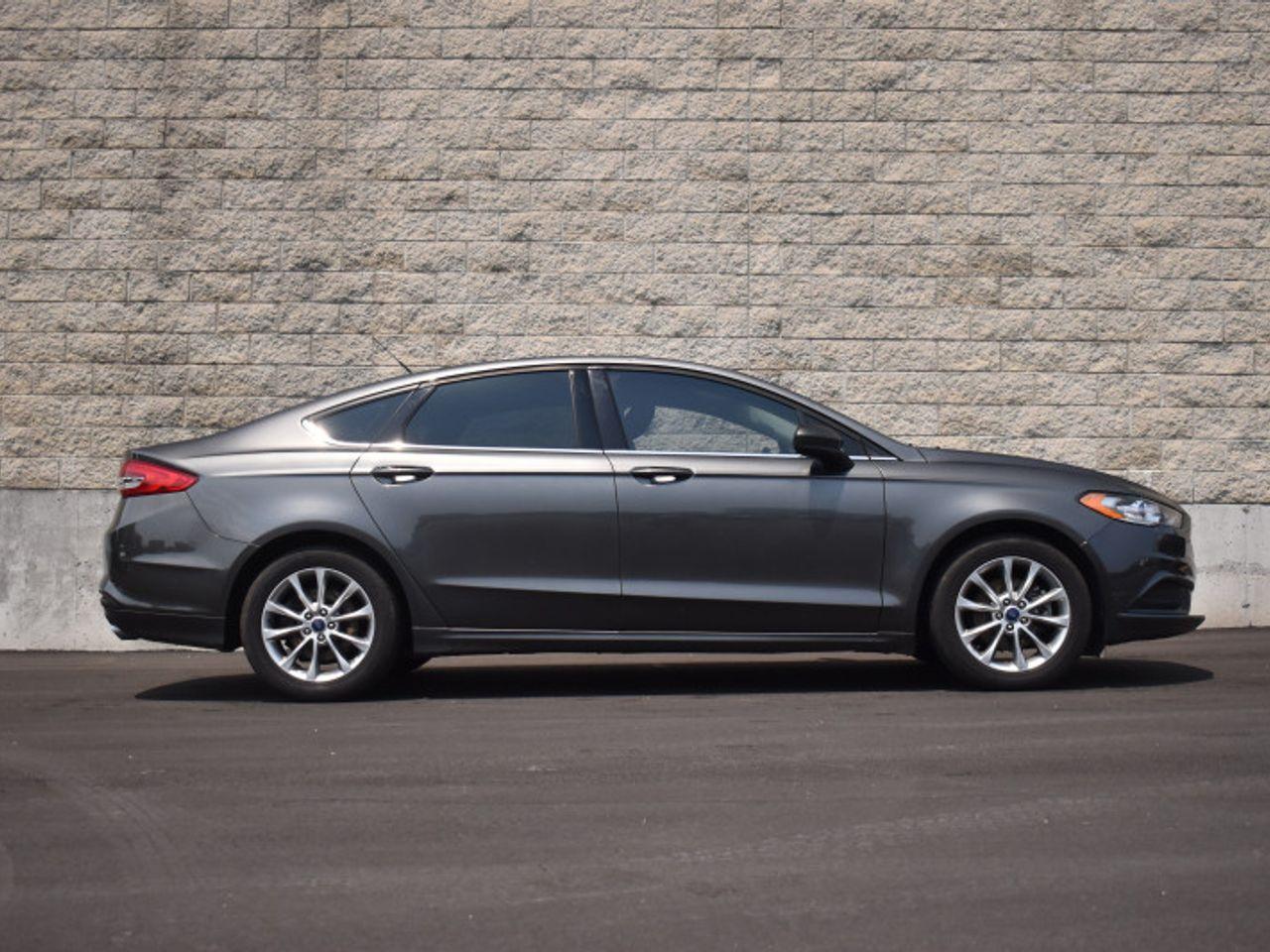 2017 Ford Fusion SE-1