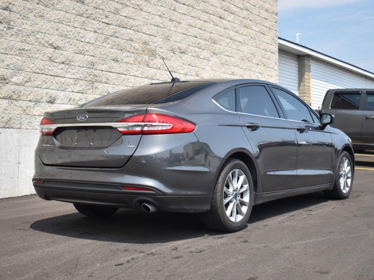 2017 Ford Fusion SE-4