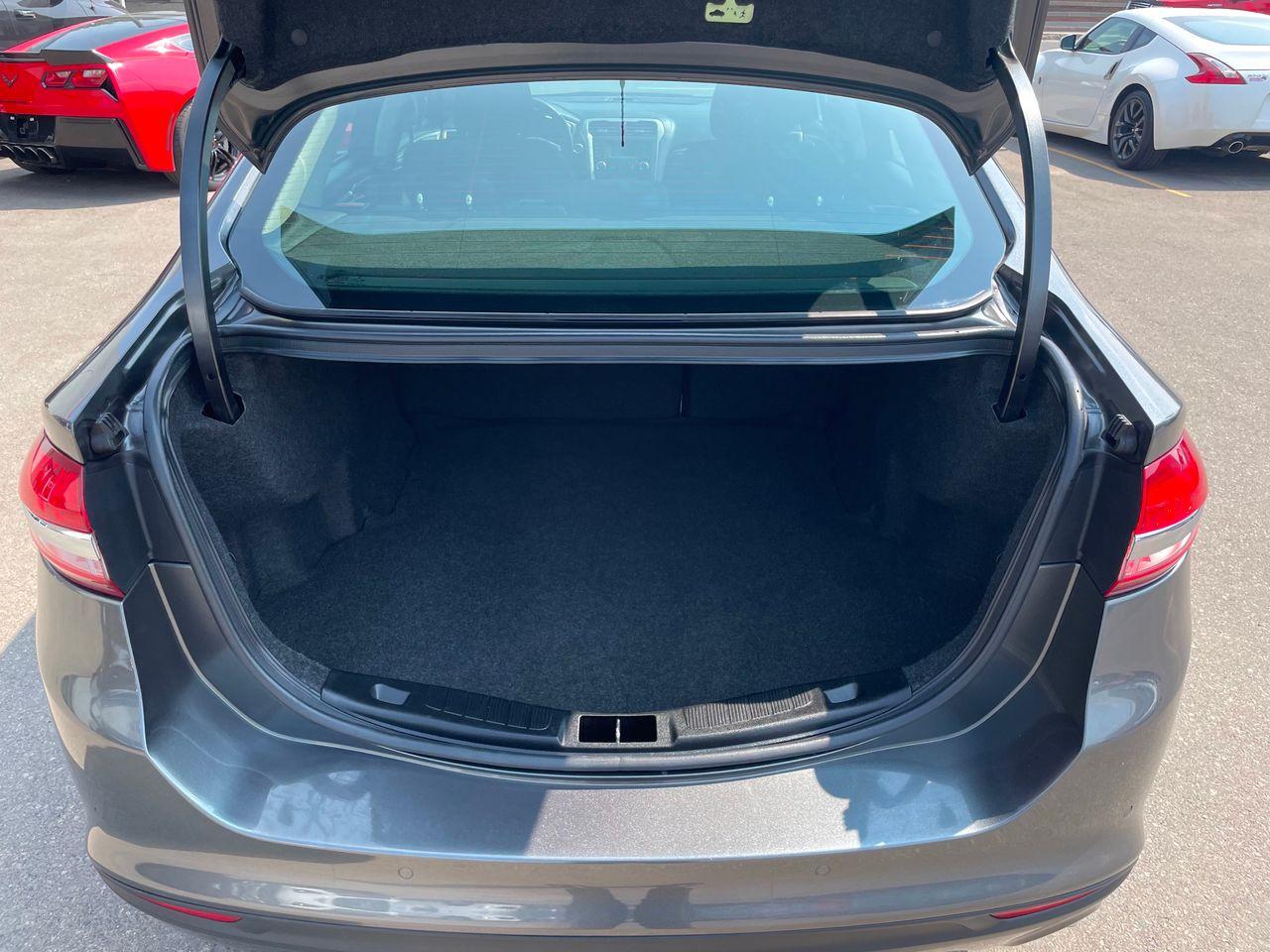2017 Ford Fusion SE-4