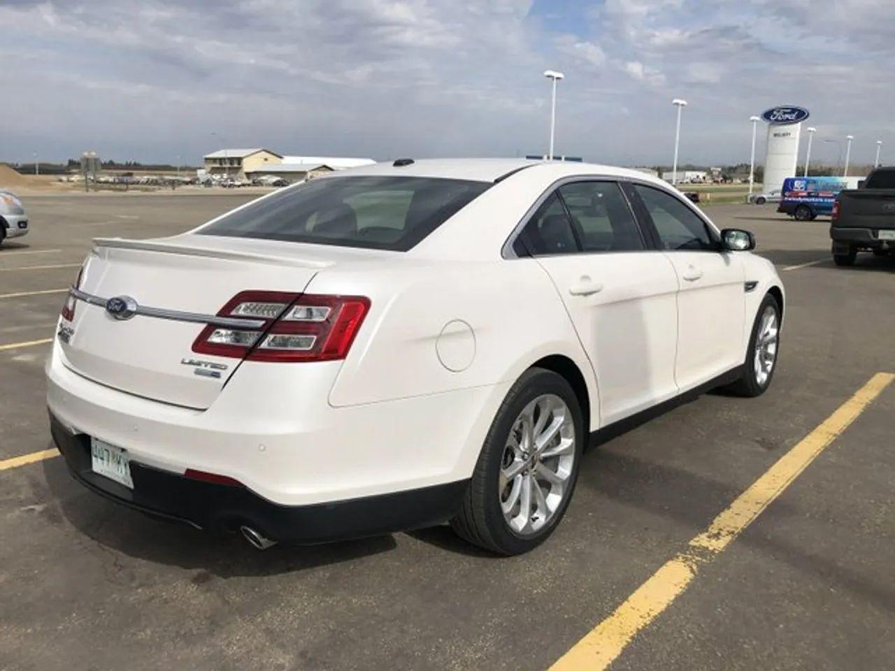 2017 Ford Taurus Limited-4