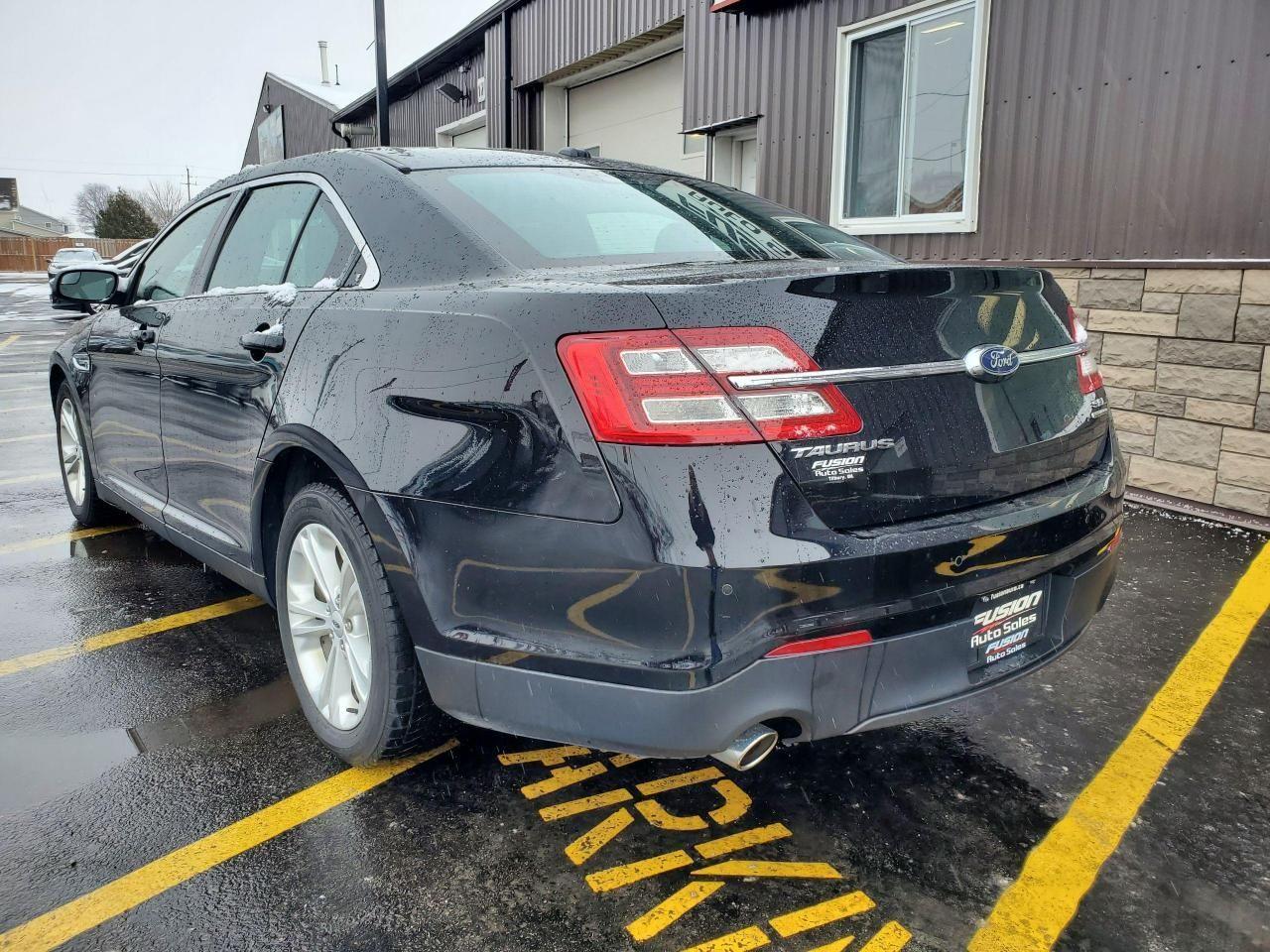 2017 Ford Taurus SEL-2