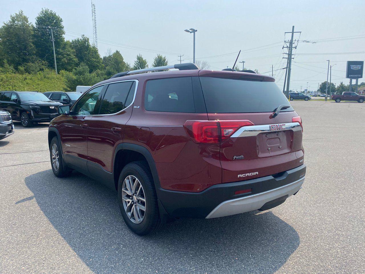 2017 GMC Acadia SLE-2-4