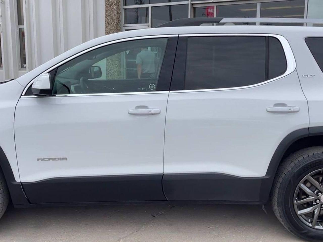 2017 GMC Acadia SLT-1-4