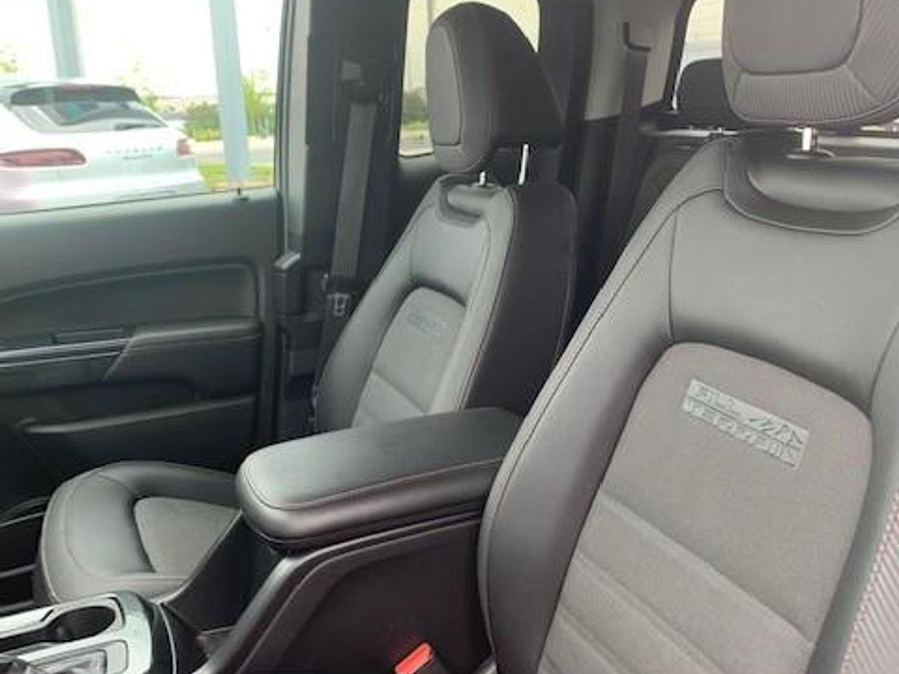2017 GMC Canyon SLE-3