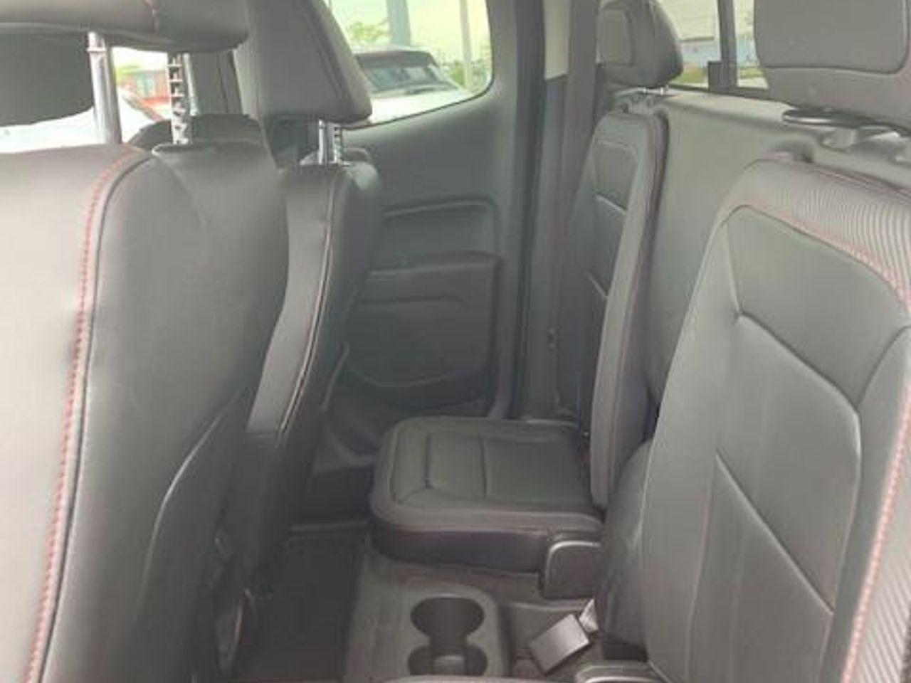 2017 GMC Canyon SLE-4