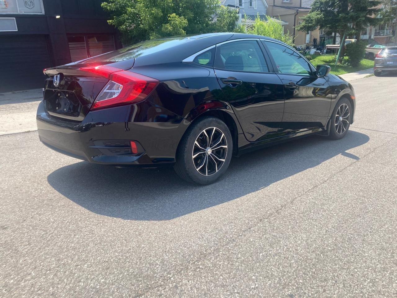 2017 Honda Civic LX-4