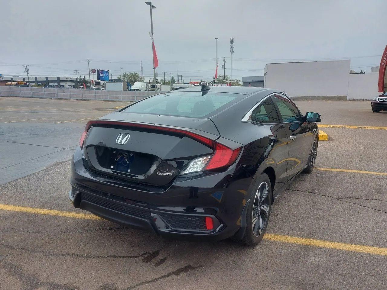 2017 Honda Civic Touring-2