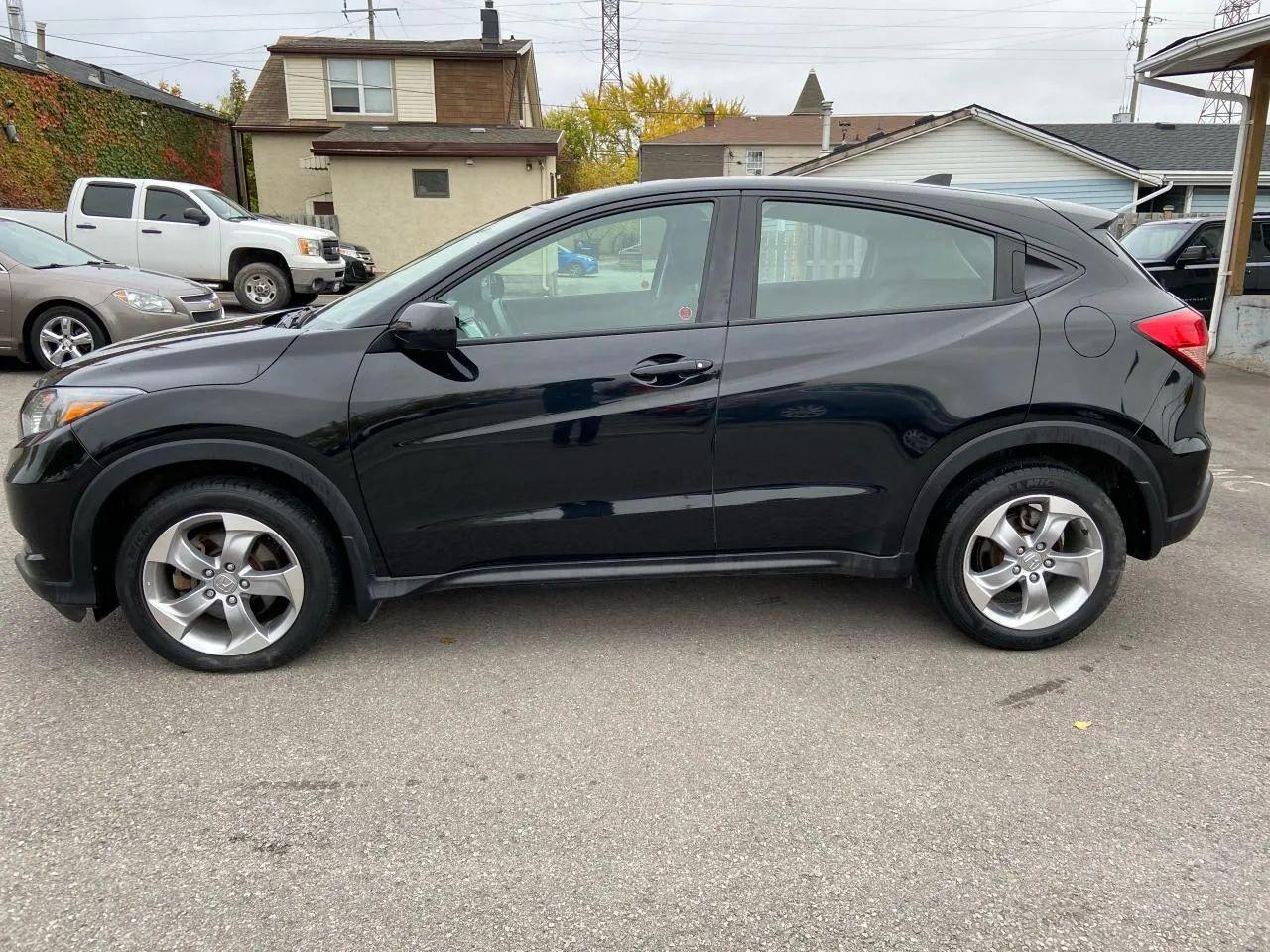 2017 Honda HR-V LX-3