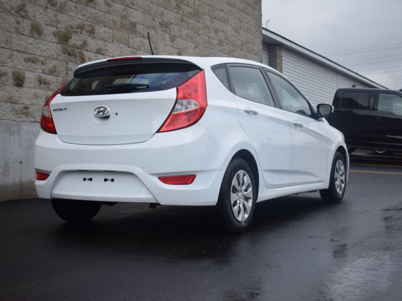 2017 Hyundai Accent GL-4
