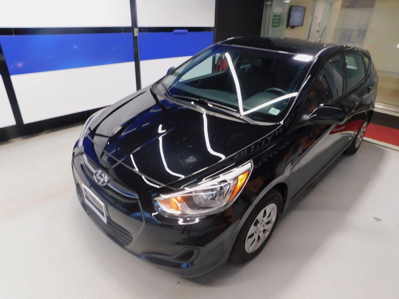 2017 Hyundai Accent L-2