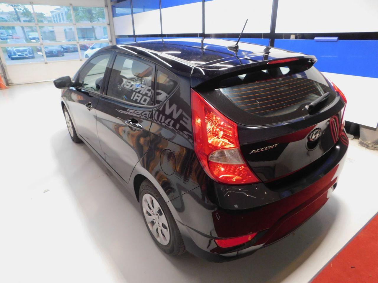 2017 Hyundai Accent L-3