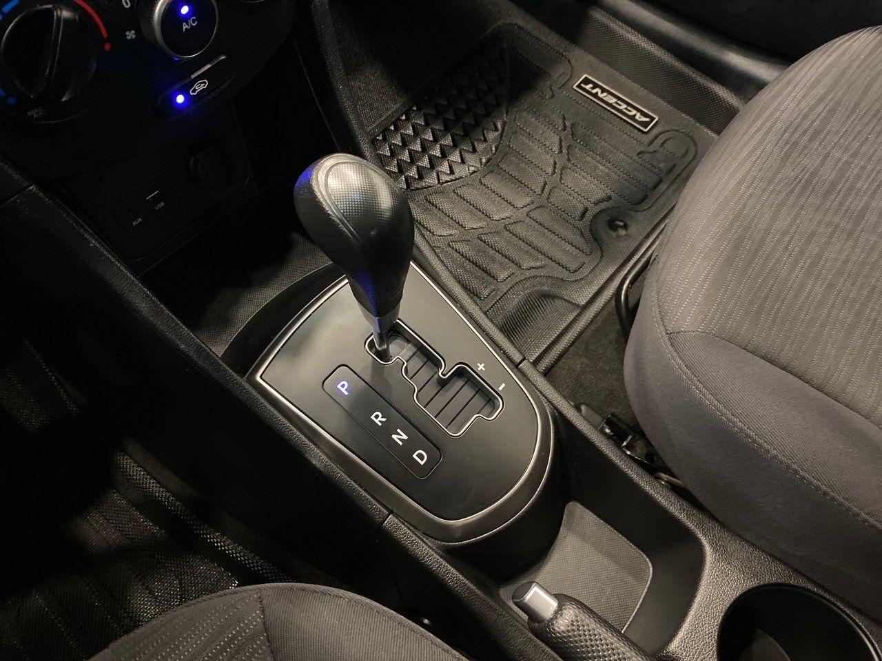 2017 Hyundai Accent LE-4
