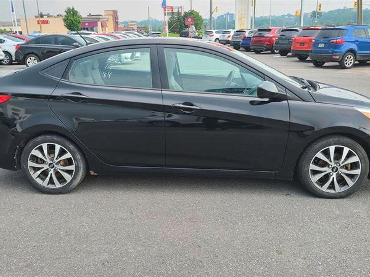 2017 Hyundai Accent SE-3