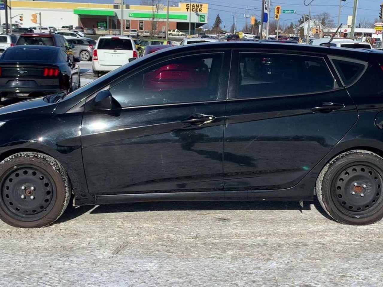 2017 Hyundai Accent SE-4