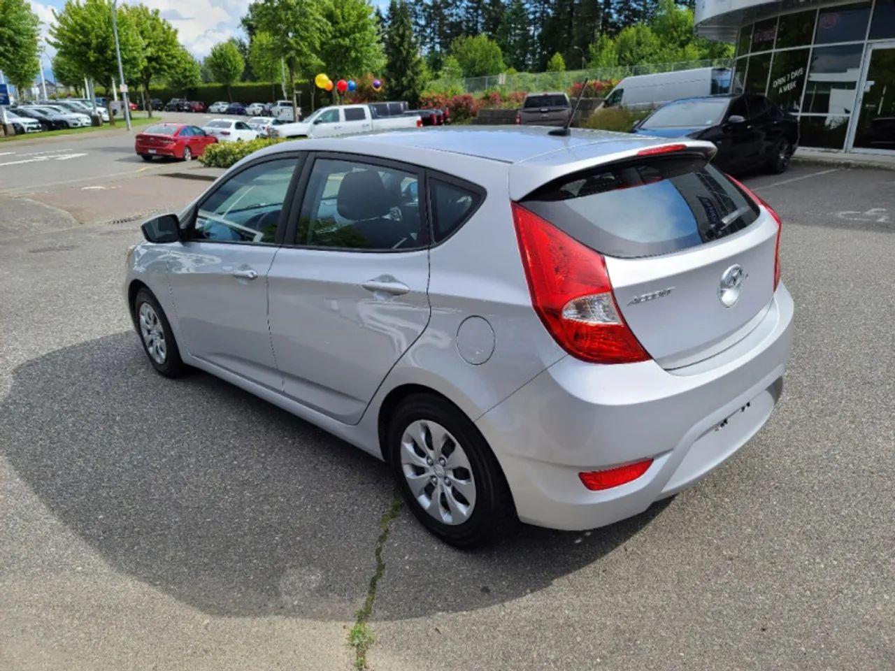2017 Hyundai Accent -2